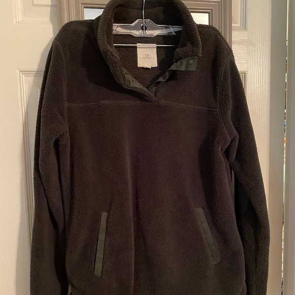 SOLD! Fleece pullover- size small - Picture 1 of 2
